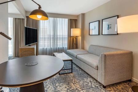 Sheraton Suites Old Town - 73