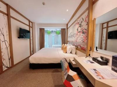 Verse Luxe Wahid Hasyim - 44