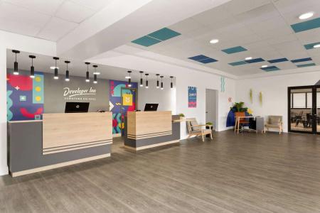 Days Inn by Wyndham Orlando Near Millenia Mall - 1