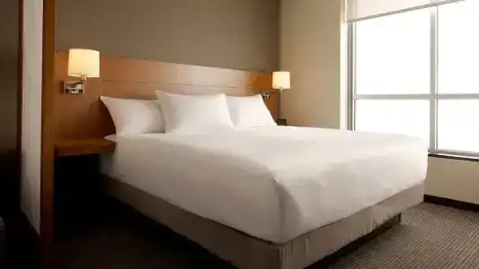 Hyatt Place North Shore - 43