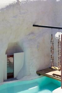 White Pearl Cavalieri - 45