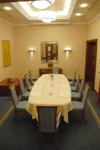 Best Western Premier Astoria - 16