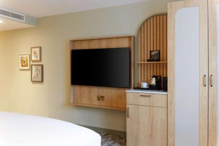 DoubleTree by Hilton Bristol North - 32