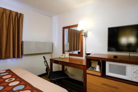 Super 8 by Wyndham/White Sands Area - 16
