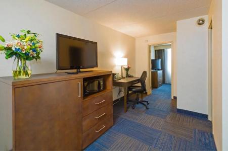 Best Western Plus Toronto Airport - 81
