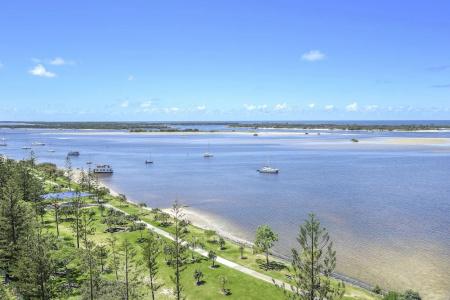 Crystal Bay On The Broadwater - 457