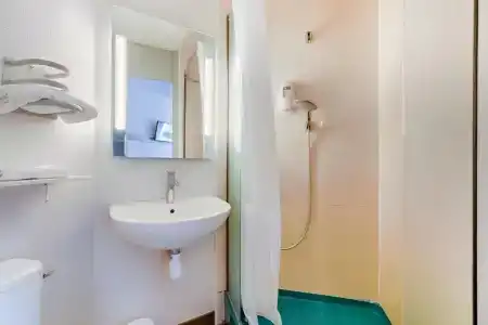 b&b hôTel Aix-En-Provence Pont De l'Arc - 16