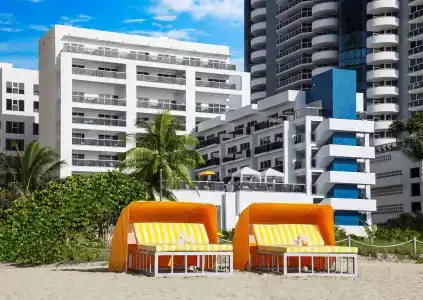 Hilton Cabana Miami Beach - 18