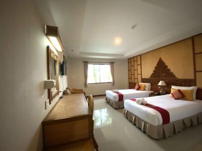 100 Islands Resort & Spa - 3