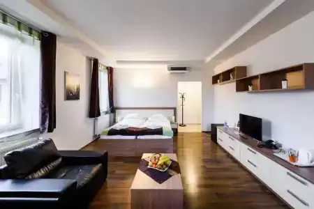 Garzon Plaza - 62