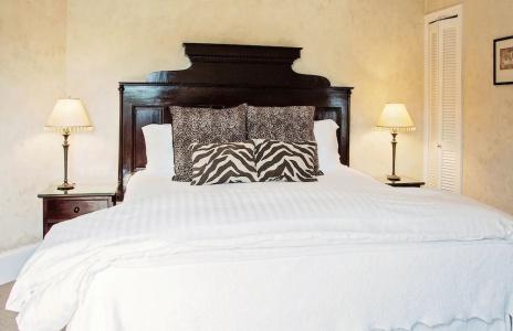 1801 First Luxury Inn - 14