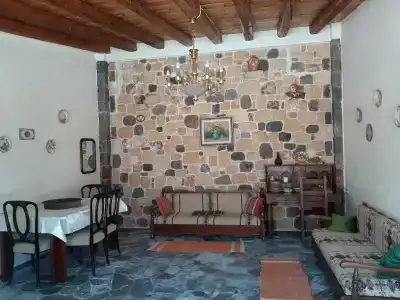Ela Mesa - 112