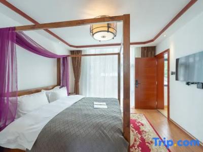 Khum Phucome -Sha Extra Plus - 131