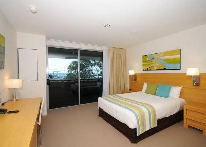 Ramada by Wyndham - 41
