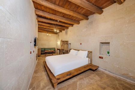 Calypso Cave Suites - 41