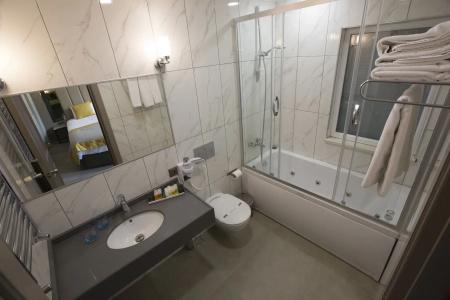Seraglio & Suites - 38