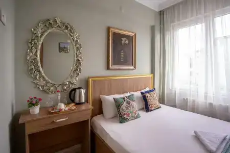 Sofia Corner - 36