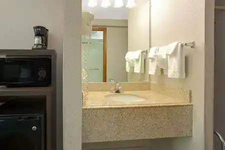 Super 8 by Wyndham Denver Stapleton - 20