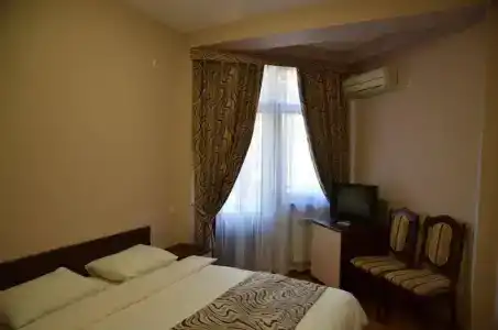 Афина - 1
