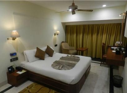 The Emerald & Executive - 4
