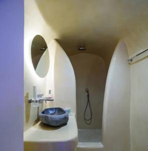 Abyssanto Suites and Spa - 120