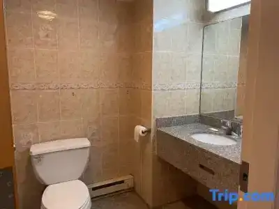 Sea Palace Inn - 72