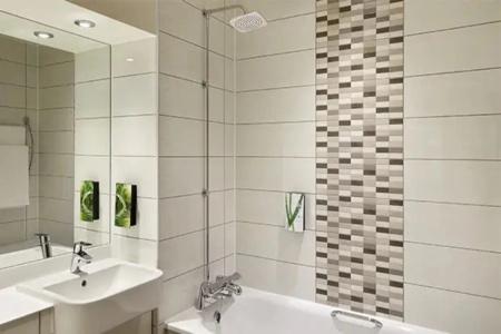 Premier Inn - Prestwich - 8