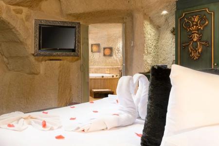 Elysion Cave Suites - 6