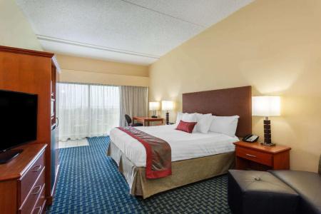 Ramada Plaza by Wyndham Virginia Beach - 52