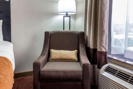 Comfort Inn & Suites LaGuardia Airport - 41