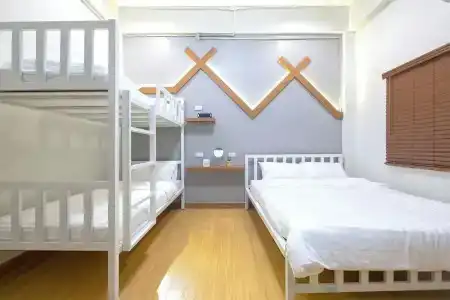 Bed Friends Poshtel - 51