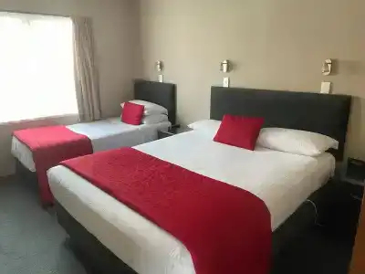 Allan Court - 20