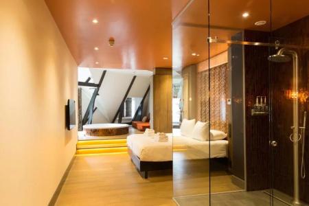 Manzo's Suites - 65
