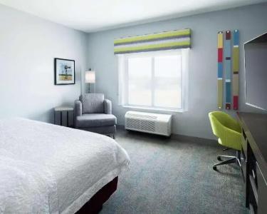 Hampton Inn & Suites - 62