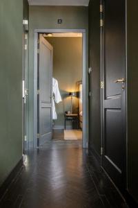 The Duke Boutique - 121