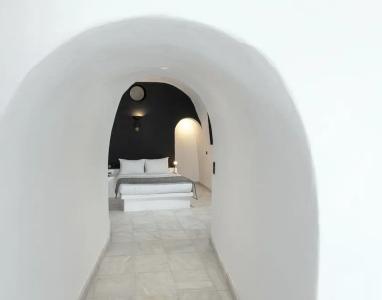 Pearl of Caldera Oia - Boutique by Pearl Collection - 130