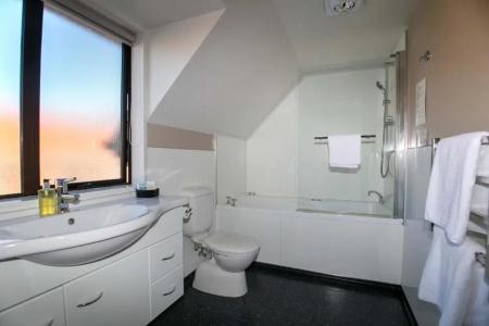 Allan Court - 130