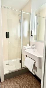b&b hôTel Lille Centre Grand Palais - 7