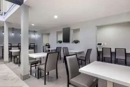 Best Western Mccarran Inn - 29