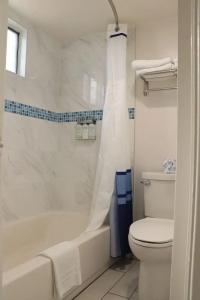 University Inn - 28