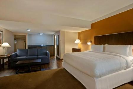 Four Points by Sheraton - 60