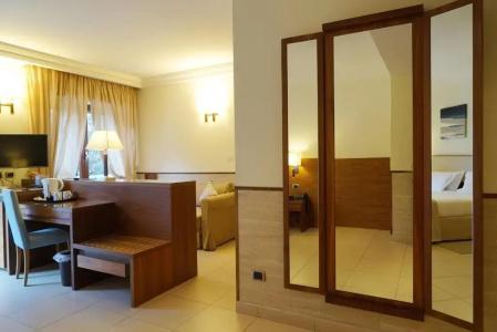 Suites & Residence - 76