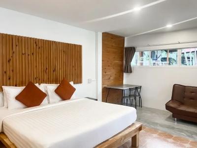Bounty Resort - 47