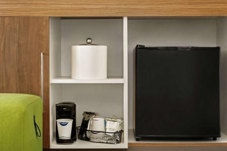 Hampton Inn Portland Airport - 1