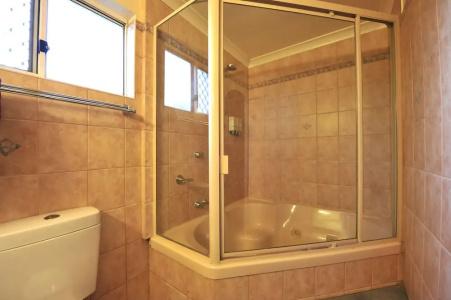 Highlander Motor Inn - 39