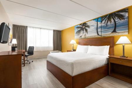 Days Inn by Wyndham Miami International Airport - 2