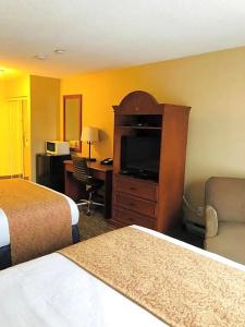 Anchor Inn and Suites - 55