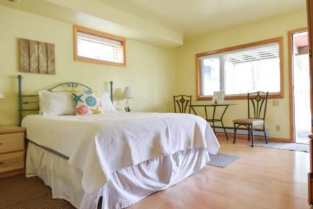 Sea Treasures Inn - 2