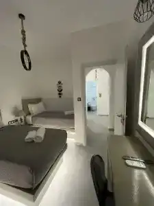 Zoumis Studios - 251