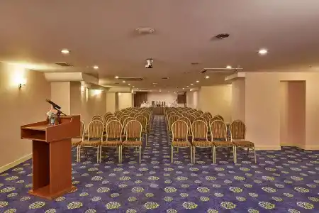 DoubleTree by Hilton Izmir - Alsancak - 15